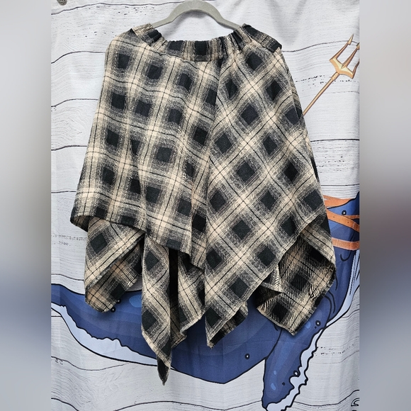 Tied plaid flannel flowy skirt, size XL - Picture 3 of 3
